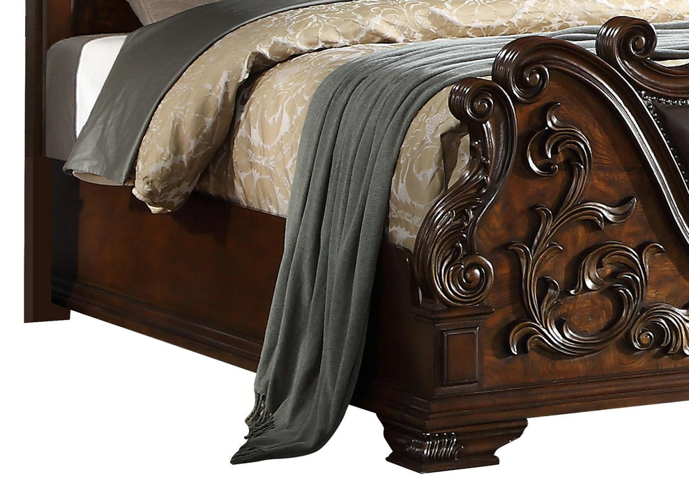 Santa Monica Traditional Style Queen Bed in Cherry finish Wood